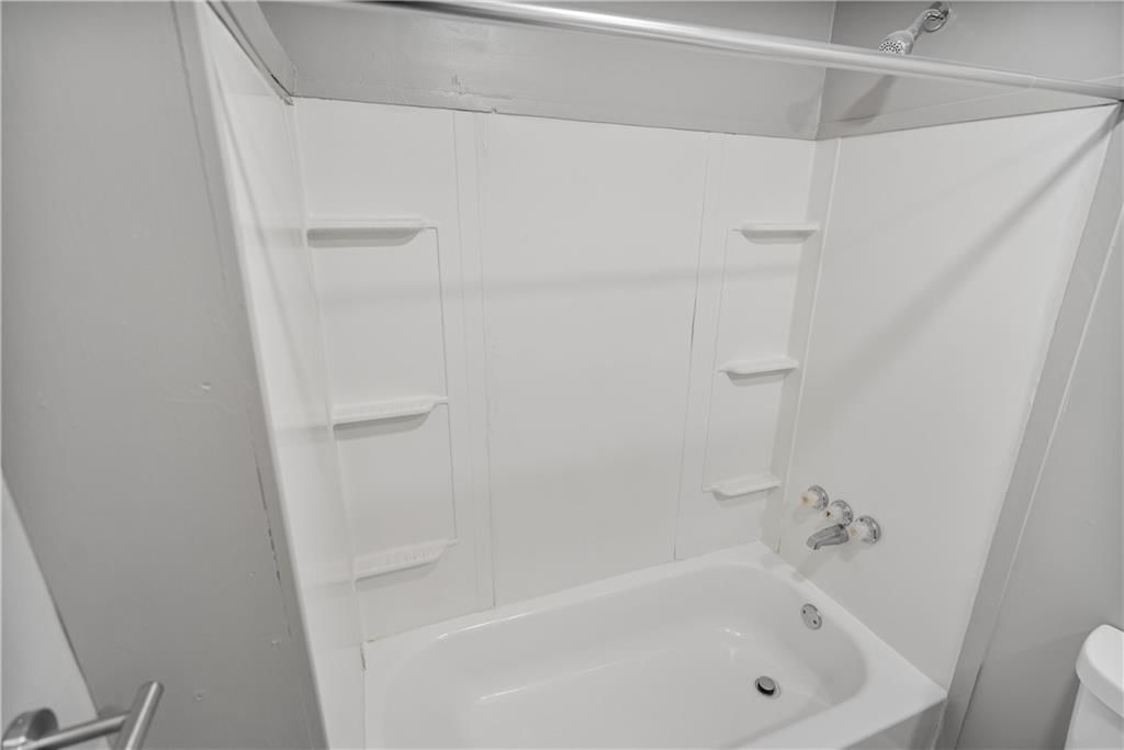 620 W Chestnut Street — photo 27