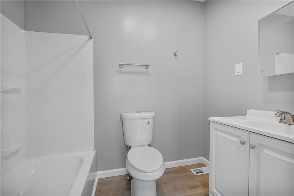 620 W Chestnut Street — photo 32