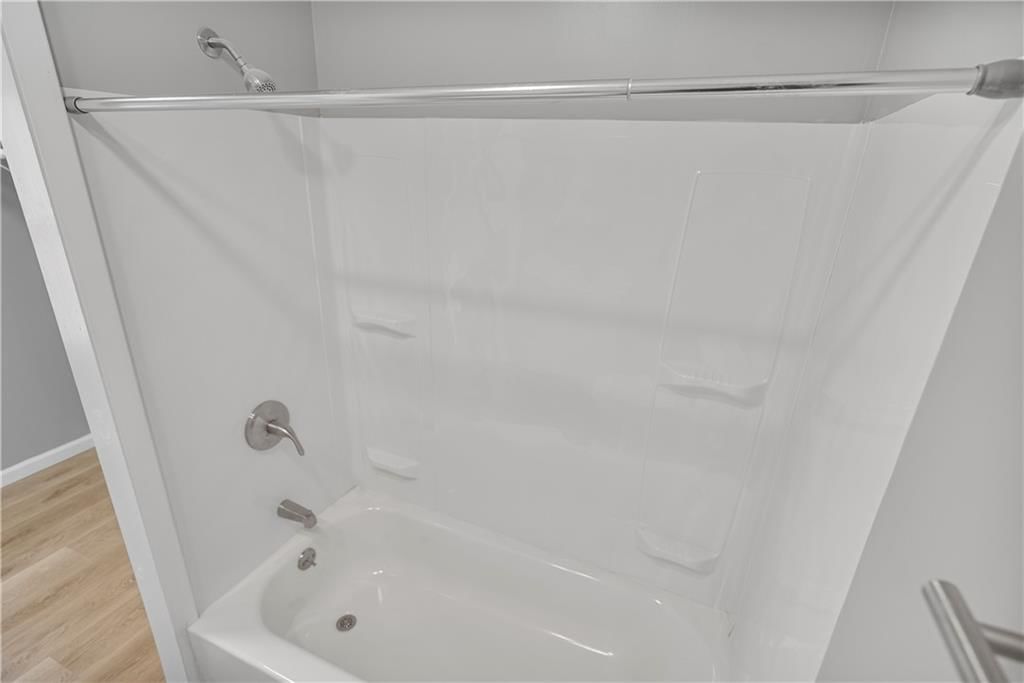 620 W Chestnut Street — photo 34