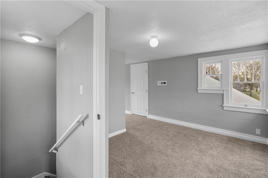 620 W Chestnut Street — photo 38