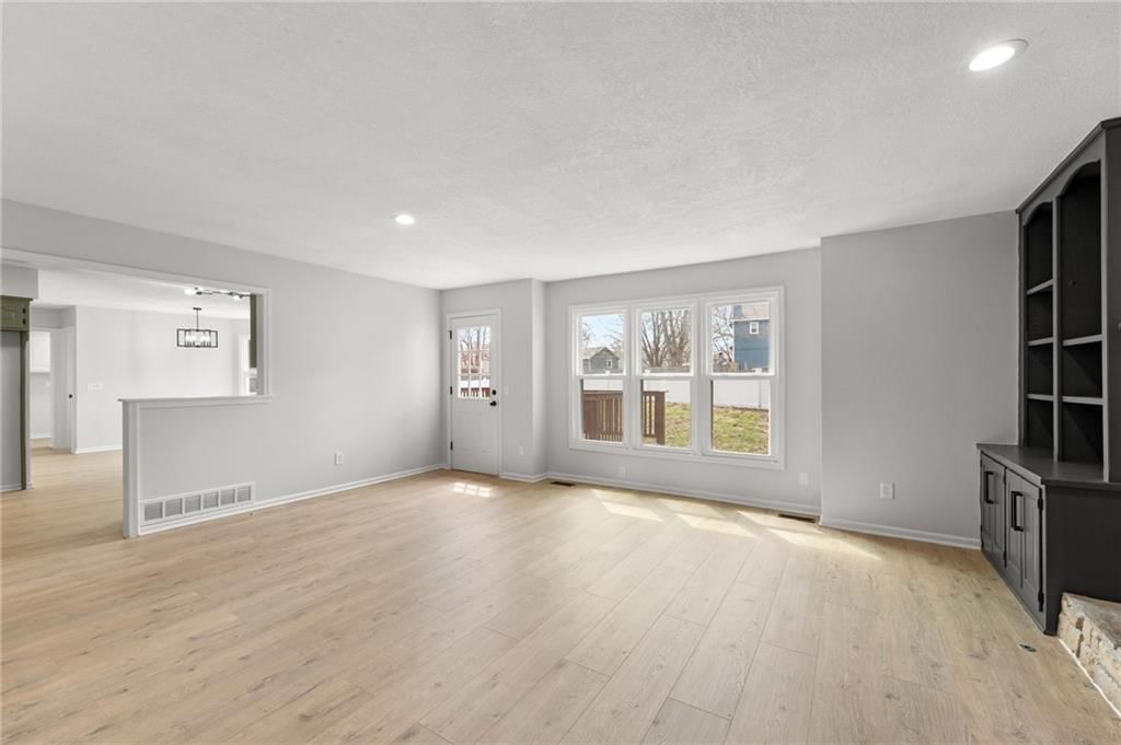 1413 S Sheridan Bridge Circle — photo 23