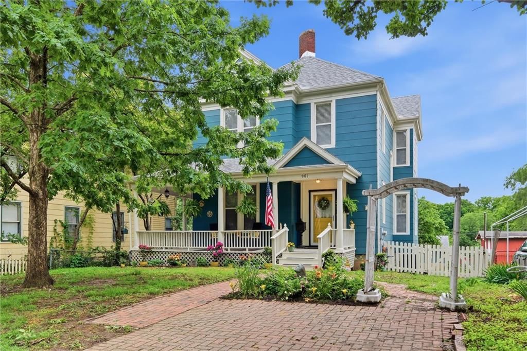 901 W White Oak Street — photo 3