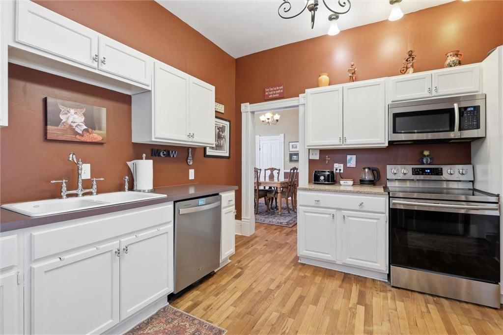 901 W White Oak Street — photo 16