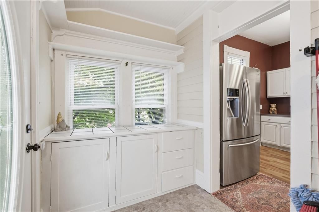 901 W White Oak Street — photo 20