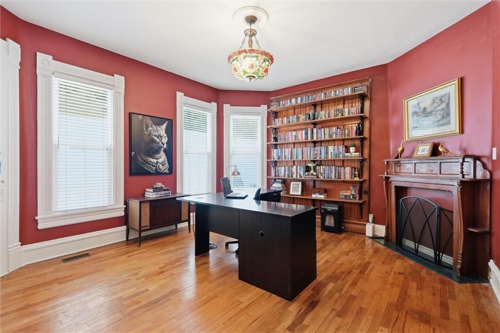 901 W White Oak Street — photo 24