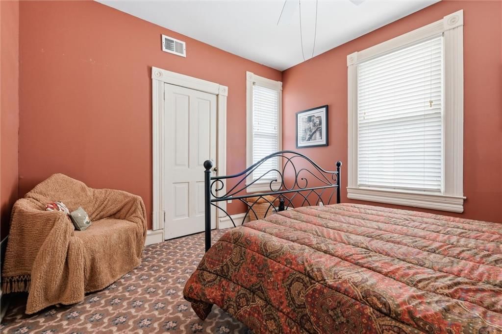 901 W White Oak Street — photo 32