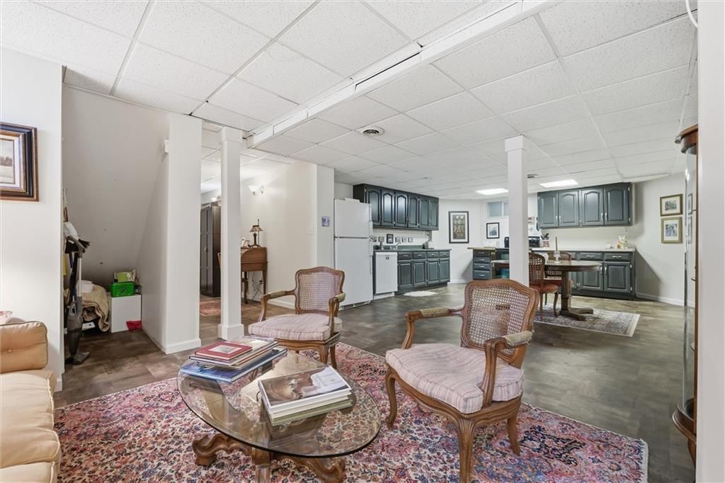 901 W White Oak Street — photo 39