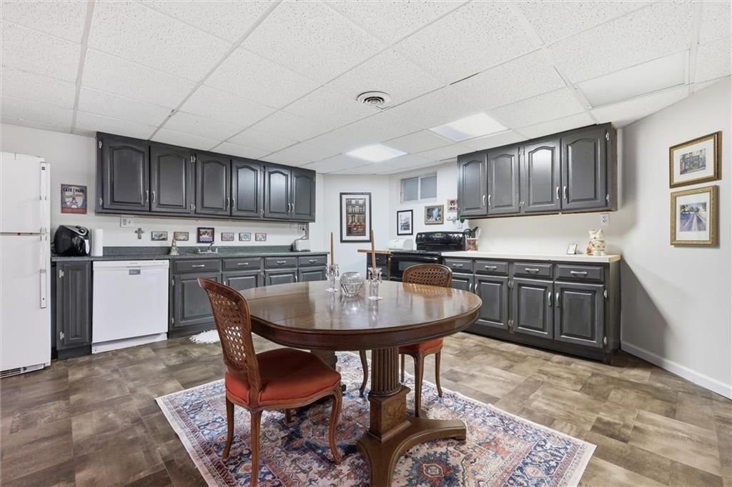 901 W White Oak Street — photo 40