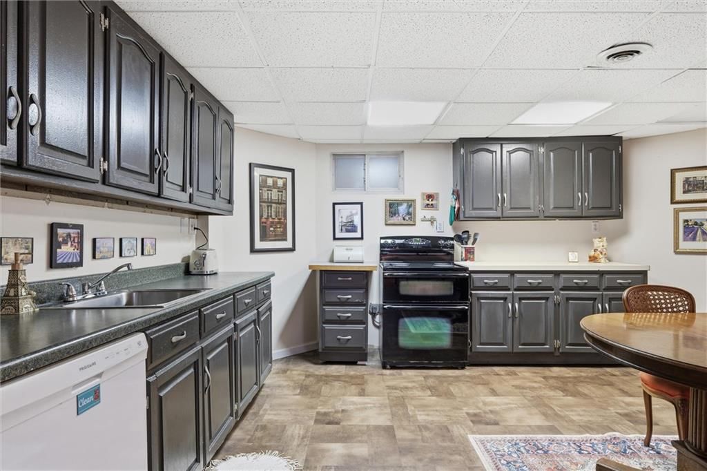 901 W White Oak Street — photo 42