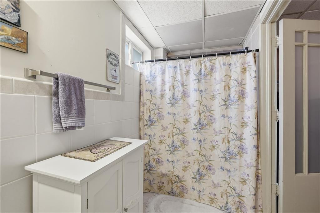901 W White Oak Street — photo 46