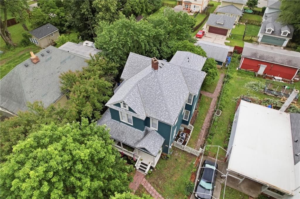 901 W White Oak Street — photo 56