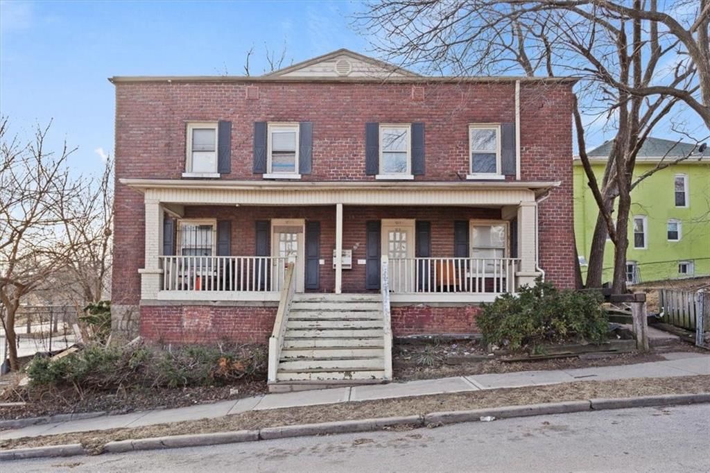 1211-1213 Reynolds Avenue — photo 1