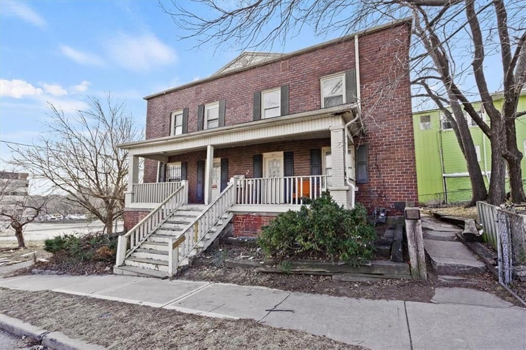 1211-1213 Reynolds Avenue — photo 2