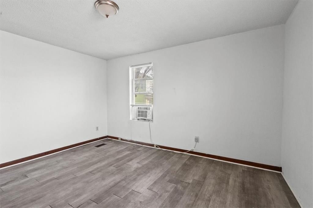 1211-1213 Reynolds Avenue — photo 7