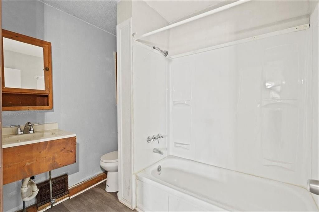 1211-1213 Reynolds Avenue — photo 15