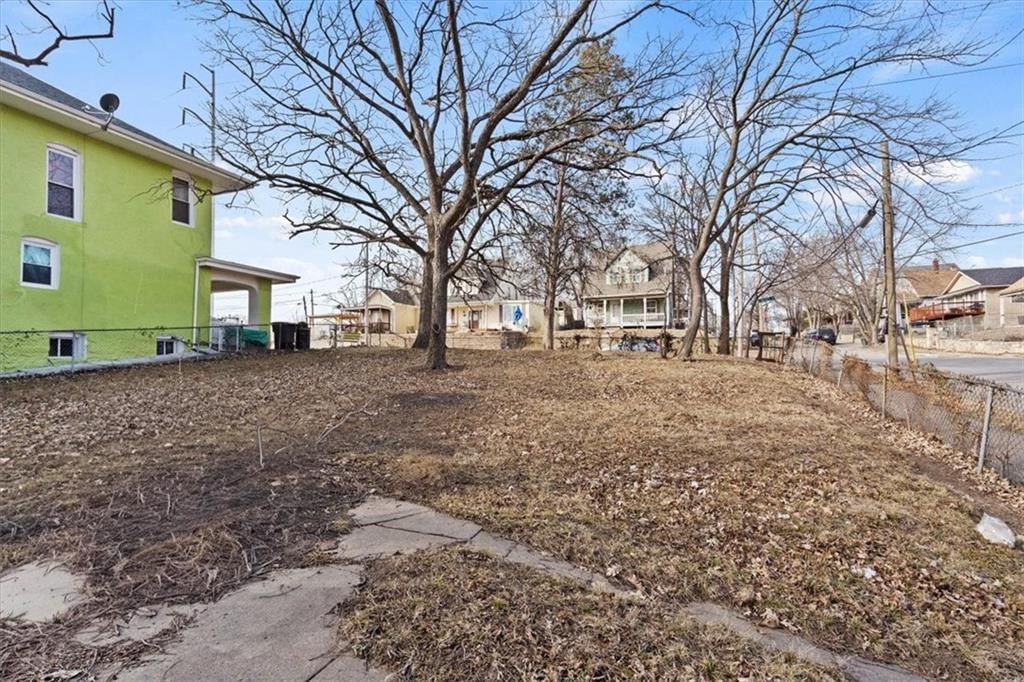1211-1213 Reynolds Avenue — photo 16