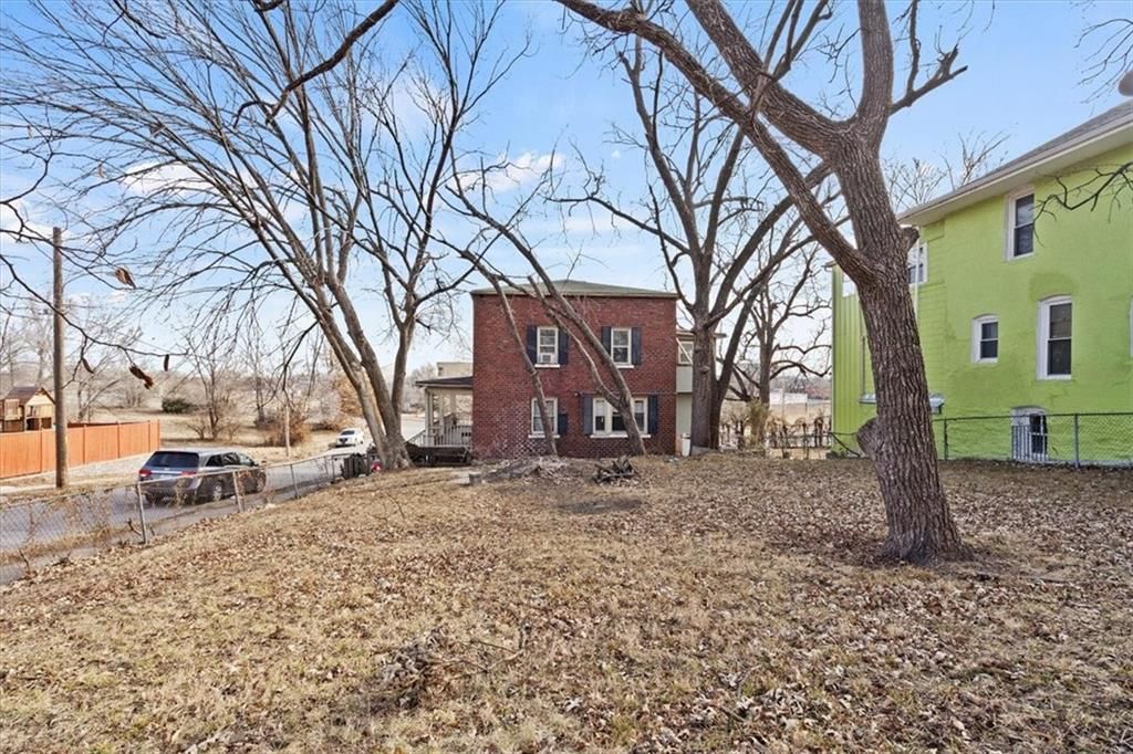 1211-1213 Reynolds Avenue — photo 17