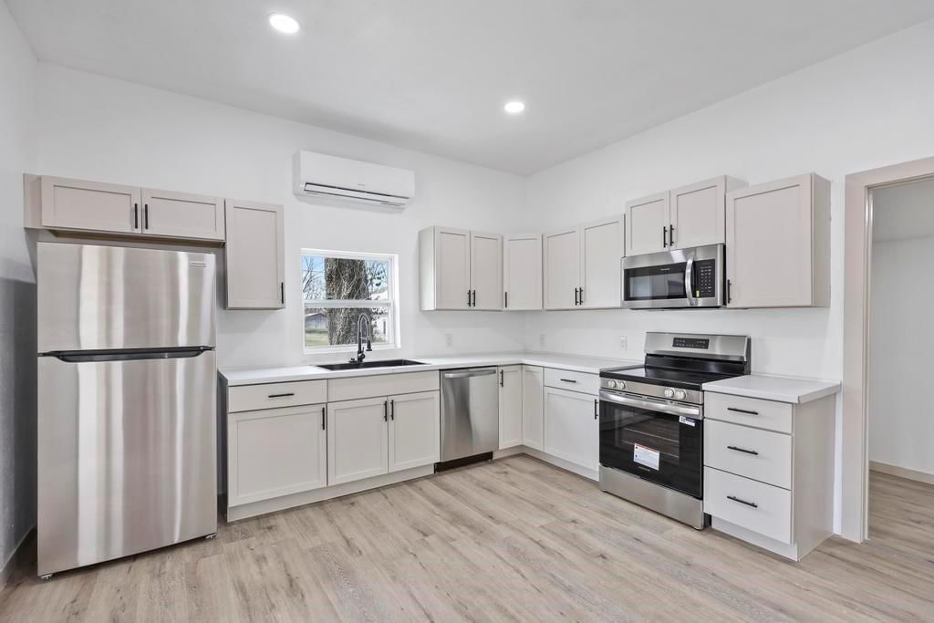 124 S Margrave Street — photo 9