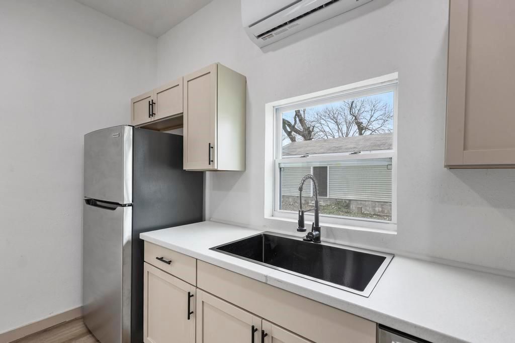 124 S Margrave Street — photo 11