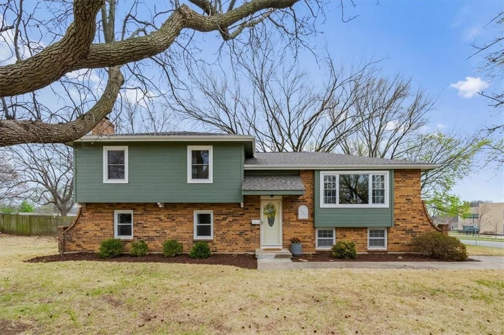 12311 W 67th Terrace, Shawnee, KS