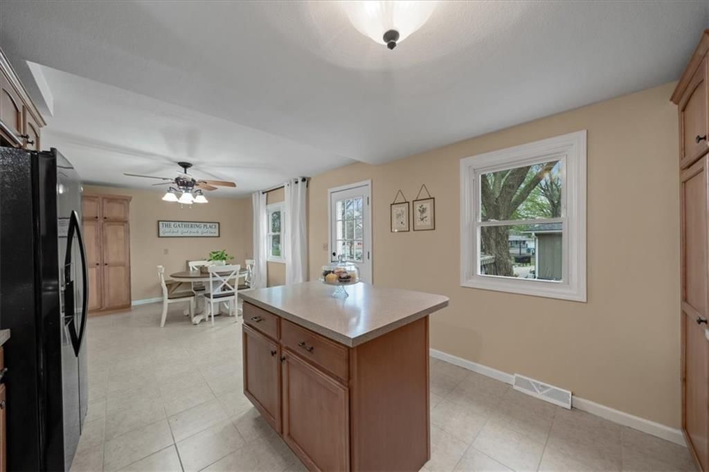 12311 W 67th Terrace — photo 9