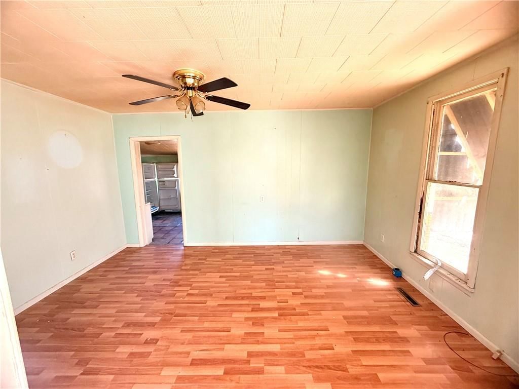 309 N POLK Street — photo 10