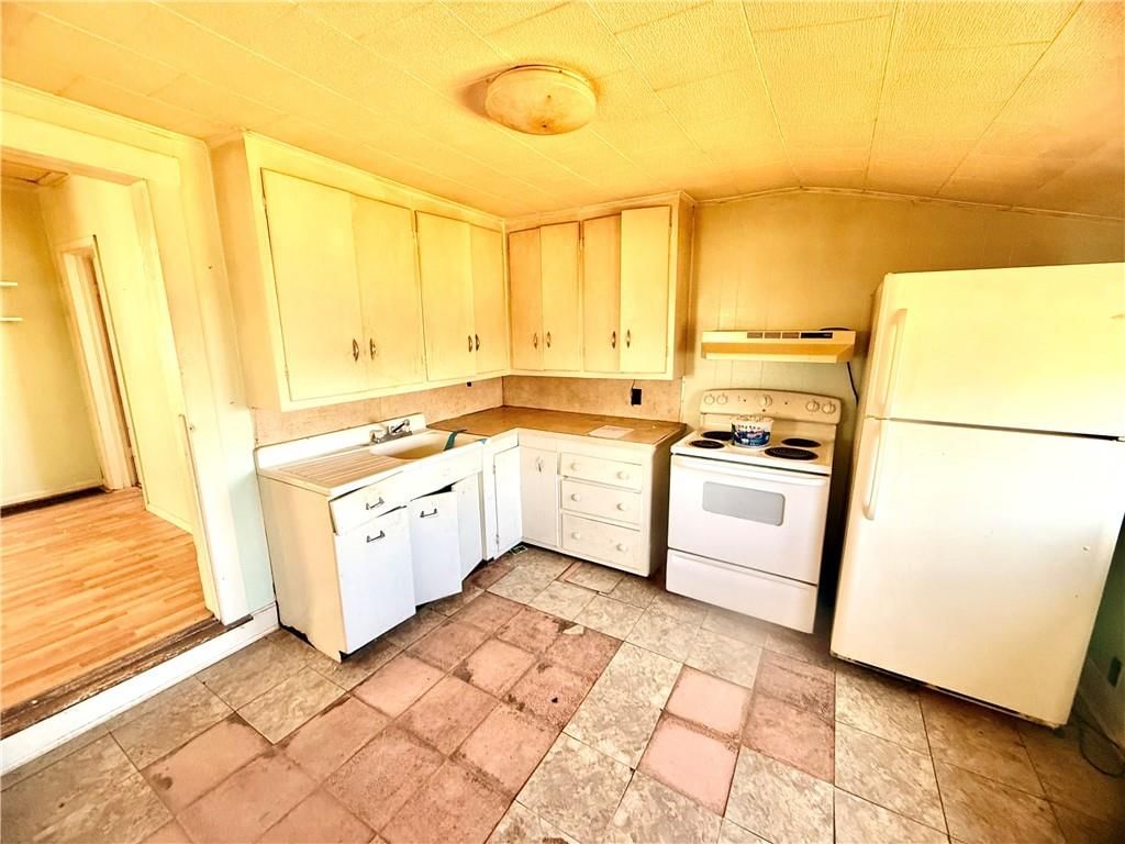309 N POLK Street — photo 13