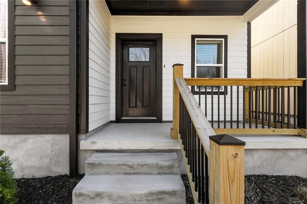 2027 Agnes Avenue — photo 3