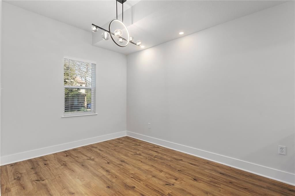 2027 Agnes Avenue — photo 4