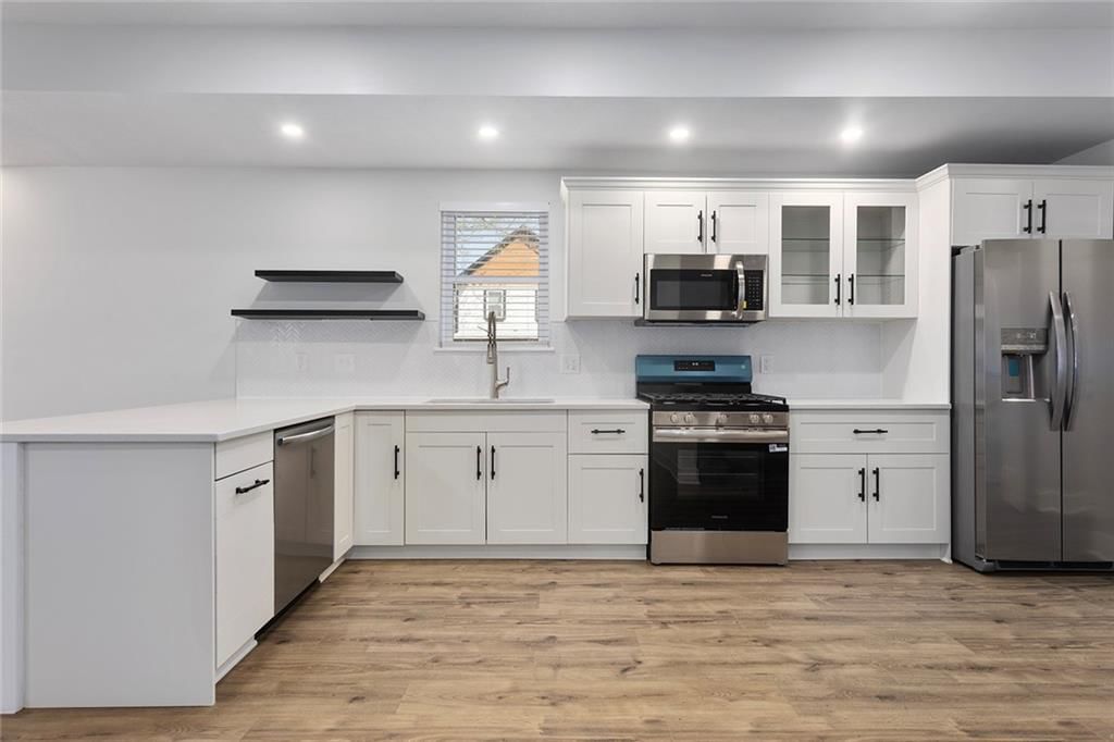 2027 Agnes Avenue — photo 8