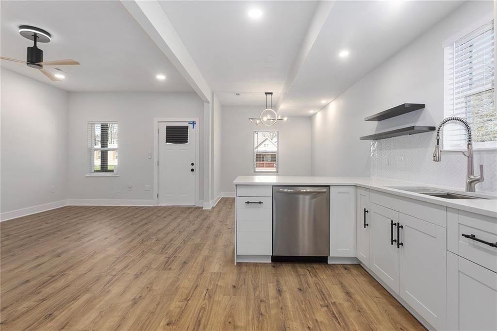 2027 Agnes Avenue — photo 9