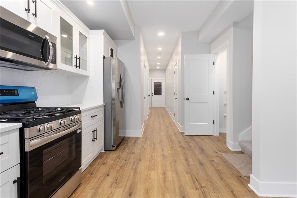 2027 Agnes Avenue — photo 10