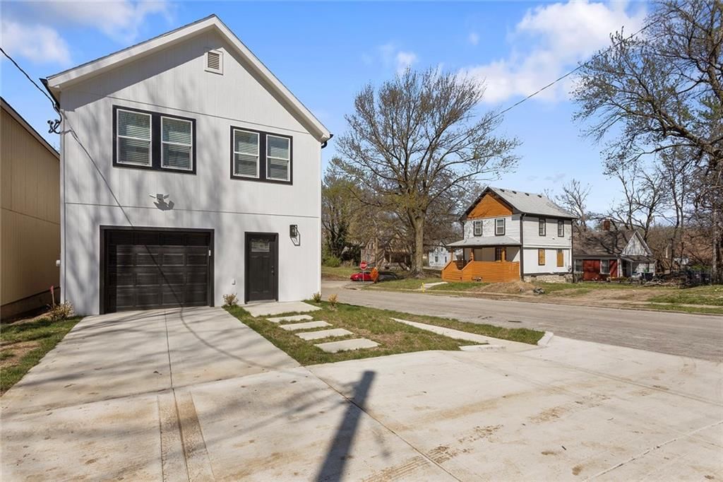 2027 Agnes Avenue — photo 30