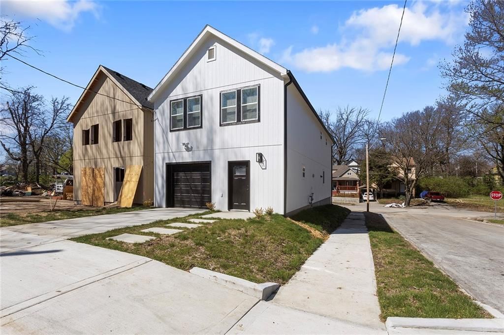2027 Agnes Avenue — photo 31