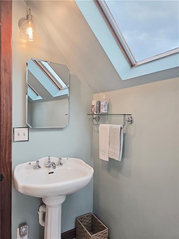 819 W 7th Avenue — photo 32