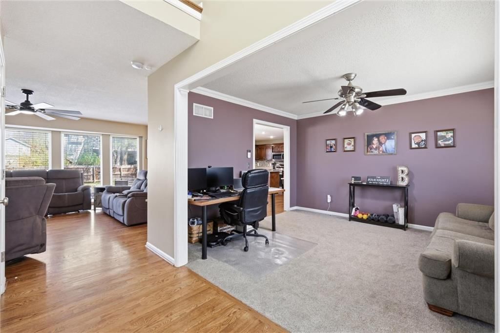217 NE Paseo Place — photo 5