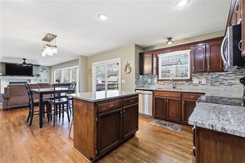 217 NE Paseo Place — photo 15