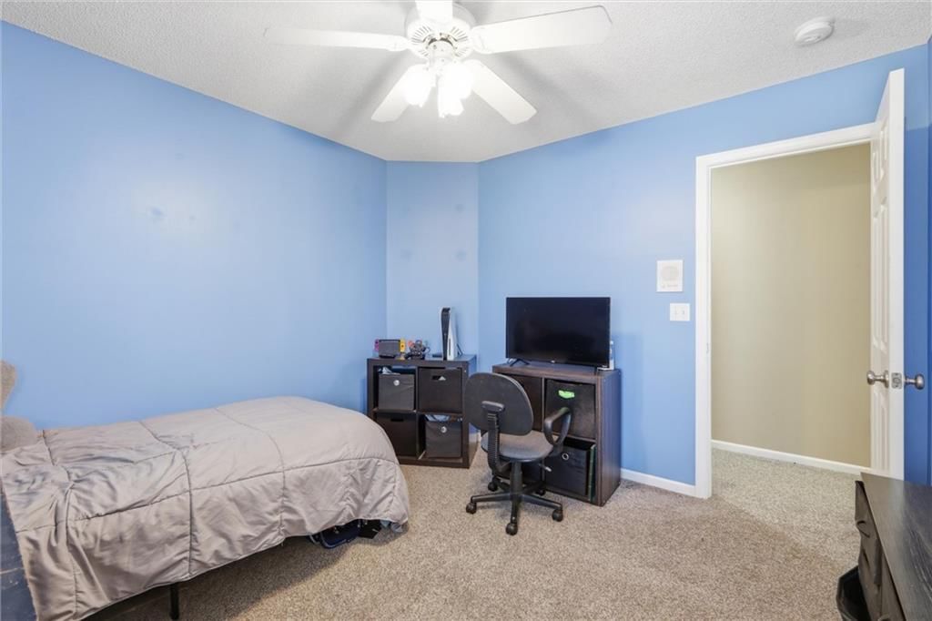 217 NE Paseo Place — photo 21