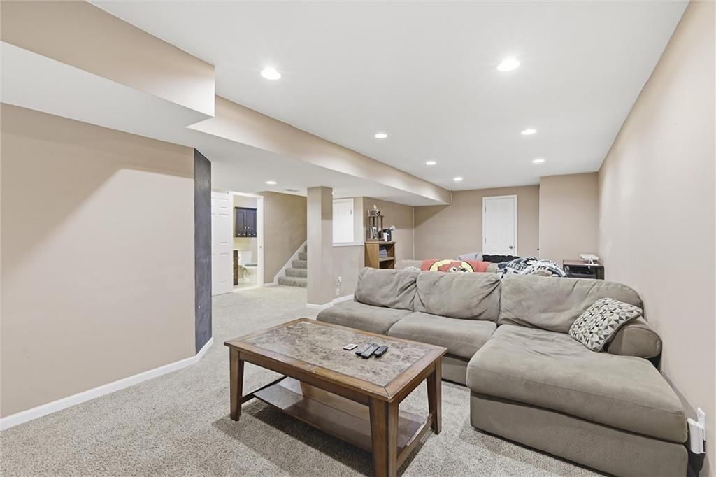 217 NE Paseo Place — photo 31
