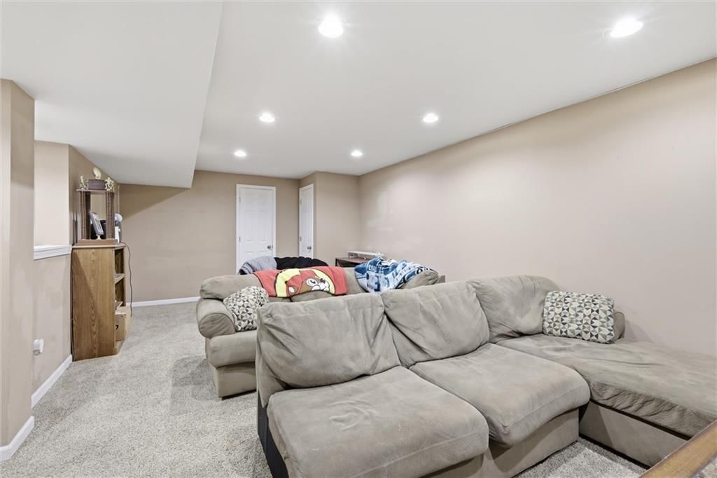 217 NE Paseo Place — photo 34