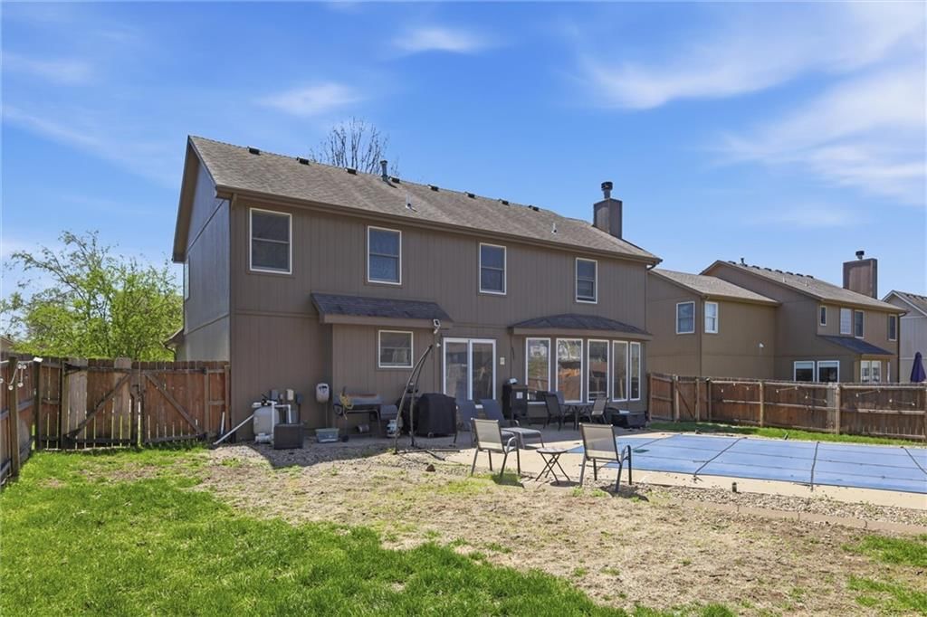 217 NE Paseo Place — photo 39