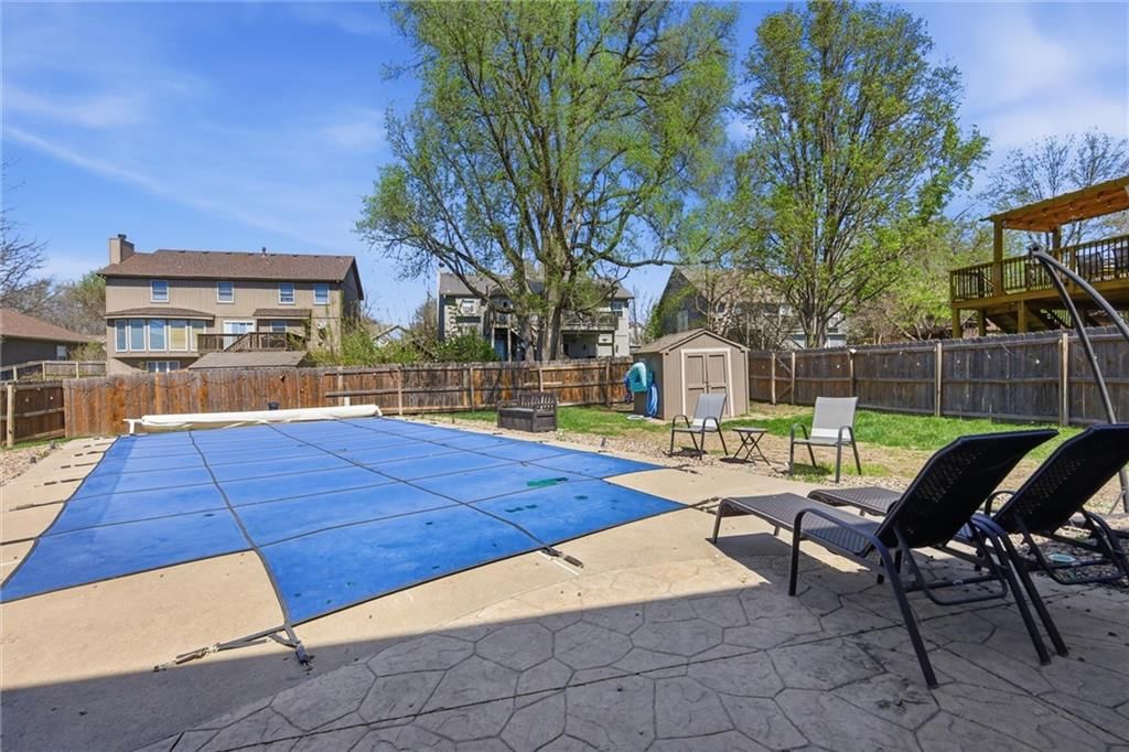 217 NE Paseo Place — photo 40