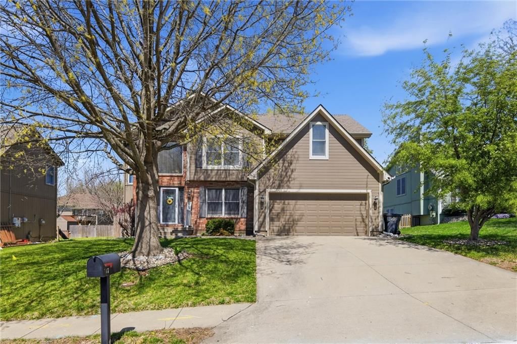 217 NE Paseo Place — photo 43