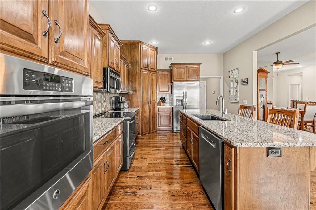 9920 N Manning Avenue — photo 11