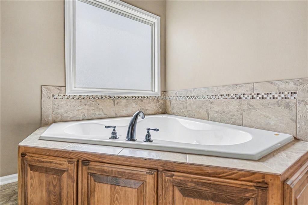 9920 N Manning Avenue — photo 16