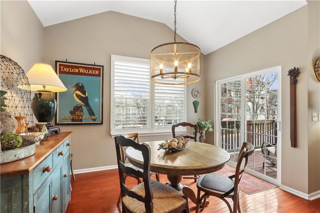 15816 robinson Street — photo 9