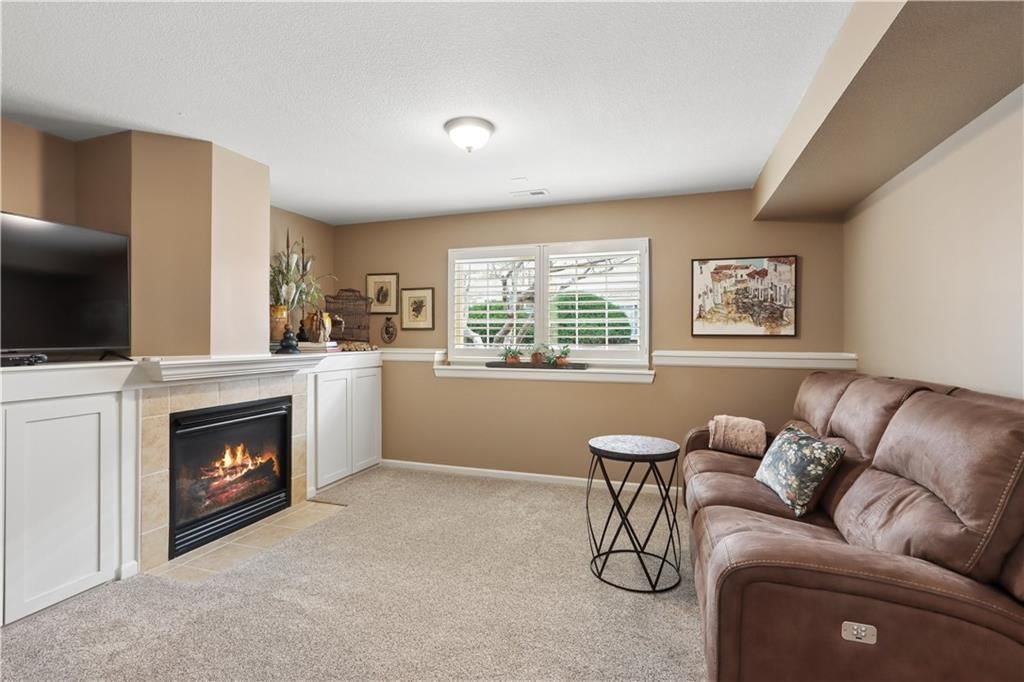15816 robinson Street — photo 17