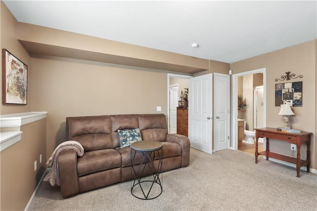 15816 robinson Street — photo 18