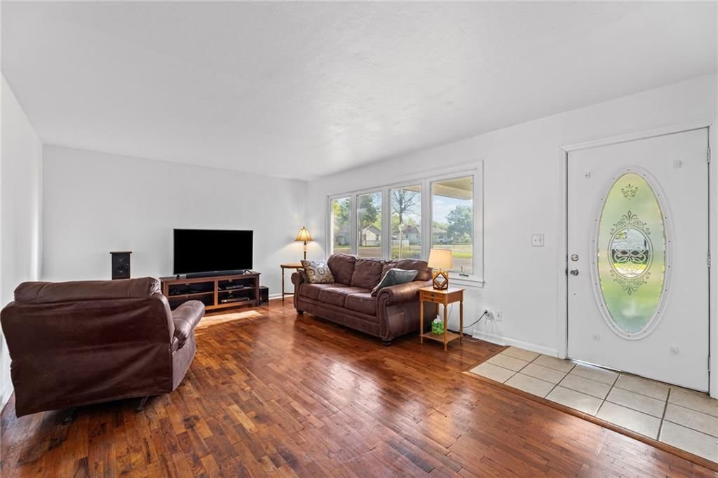 401 S Madison Street — photo 3