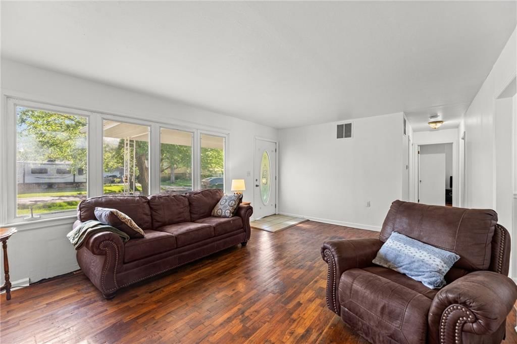 401 S Madison Street — photo 4